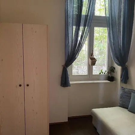 Διαμέρισμα B